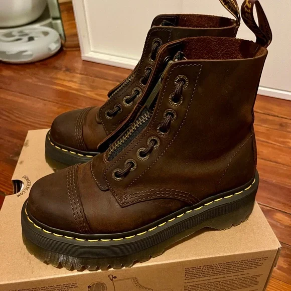 Dr. Martens Sinclair in Crazy horse US6 - Picture 3 of 5